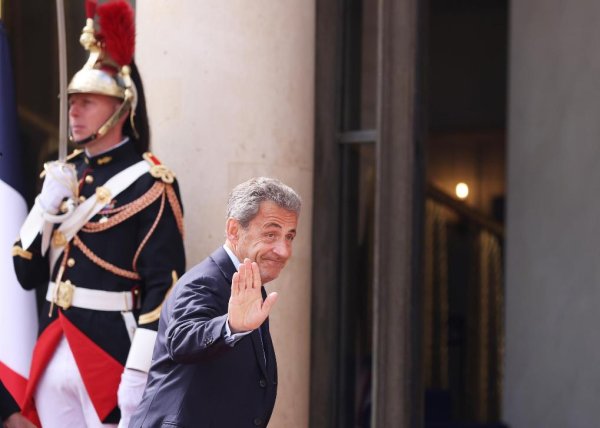 配资正规网上炒股 涉嫌非法接受竞选资助 法国前总统萨科齐出庭受审